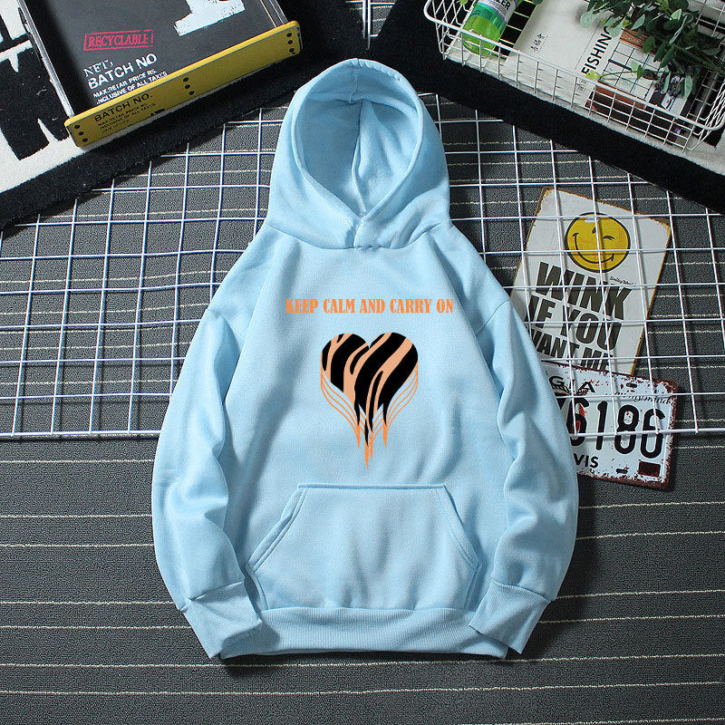 Kvinders hoodie med trendy hjerte design og komfortabel pasform Skovae
