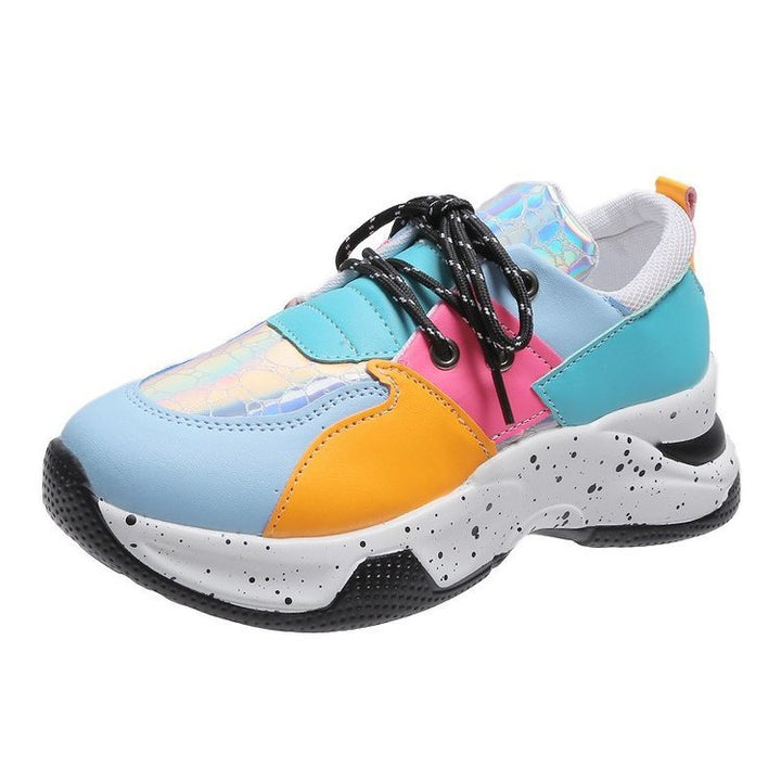 Dame Sneakers i moderne blanding af materialer og iøjnefaldende accenter Stilla