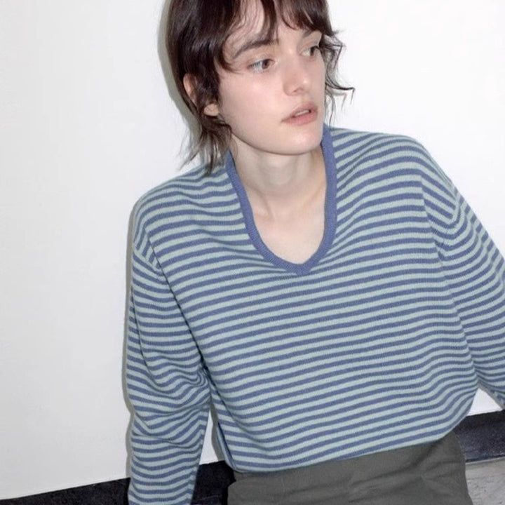 Kvindernes stribede V-hals sweater Stilla