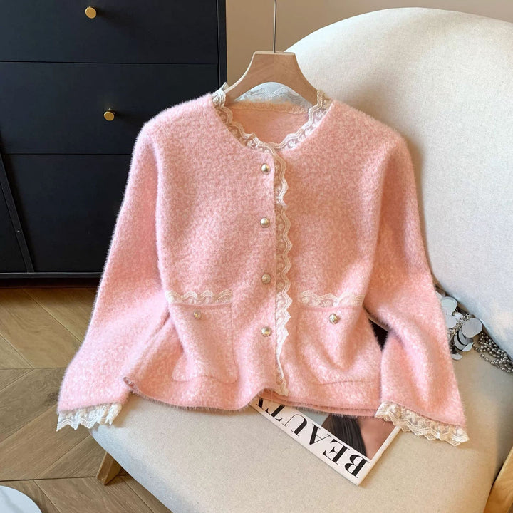 Kvinders elegante cardigan med perler og blondekant