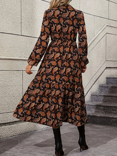 Dame Maxikjole med paisley-mønster og figursyet silhuet Stilla