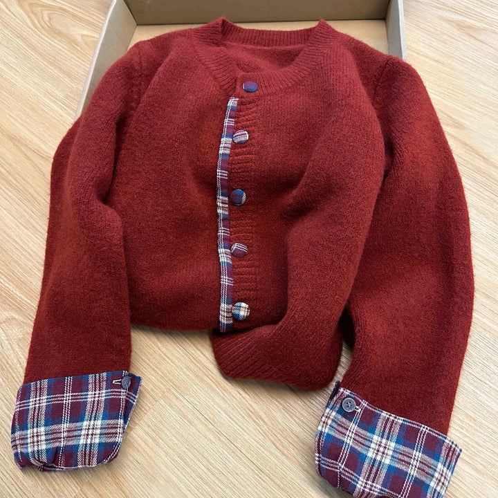 Dame cardigan med kreativ knapdesign og kontrasterende for Stilla