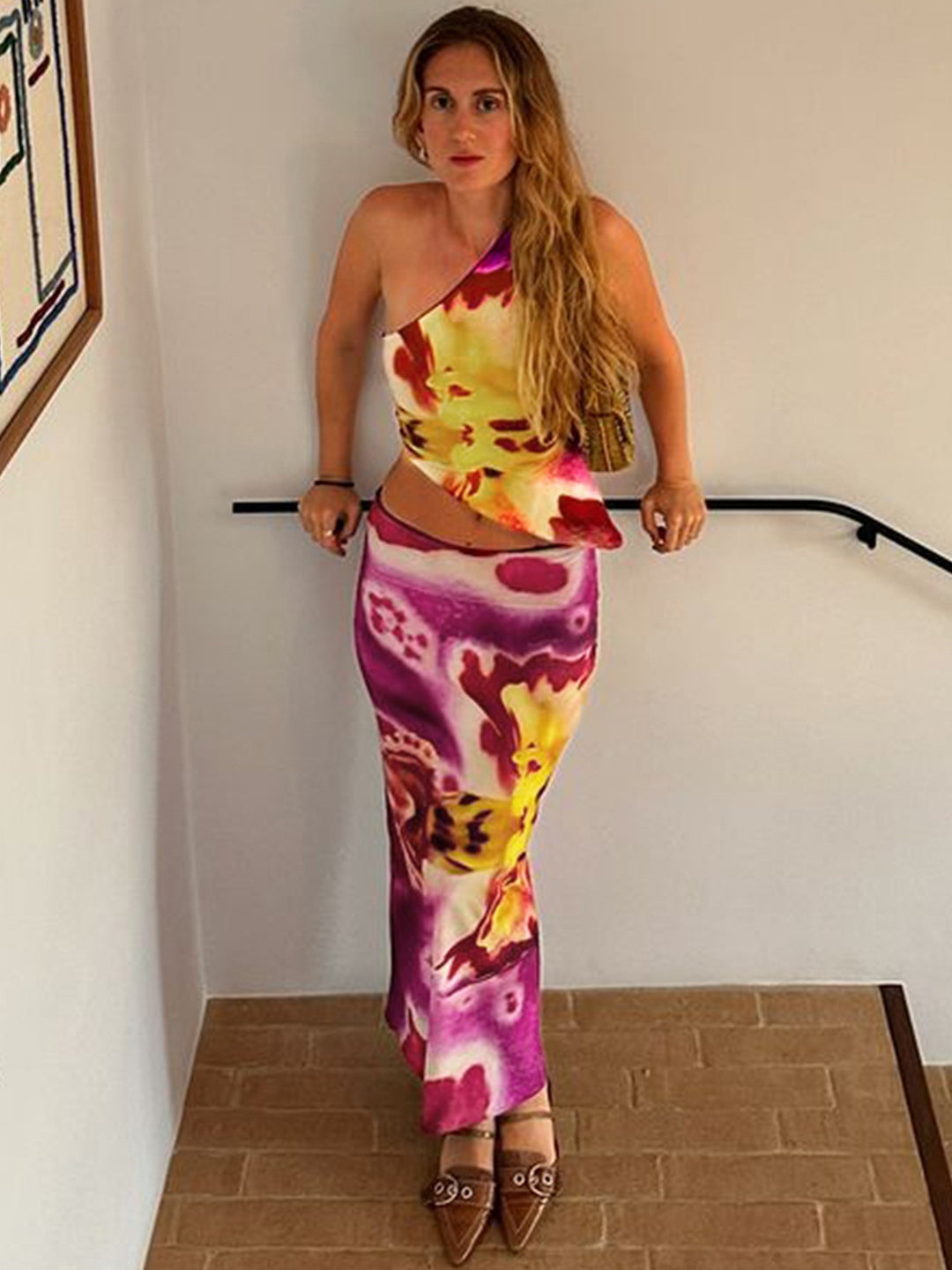 Damer elegant Maxi-kjole med asymmetrisk snit og floralt designelement Skovae