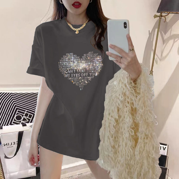 Dame T-shirt med glitrende hjerte motiv og romantisk skrifttype Stilla