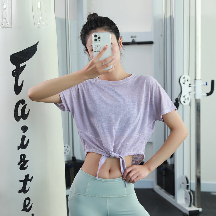 Dame Sporty Crop-Top med legende knude og åndbart materiale Stilla