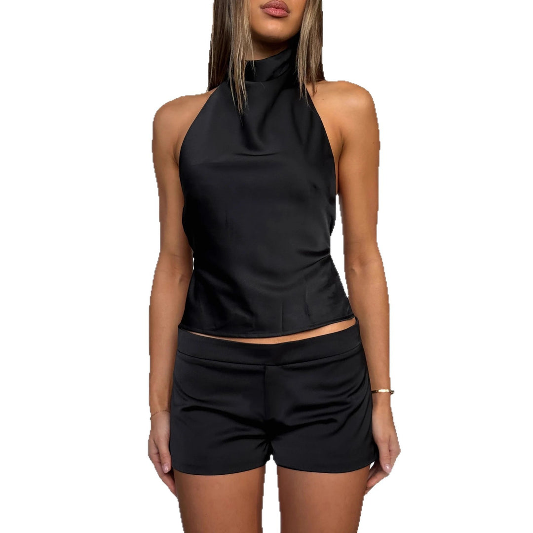 Dame Elegant kortærmet halterneck top med høj hals og matchende shorts Skovae