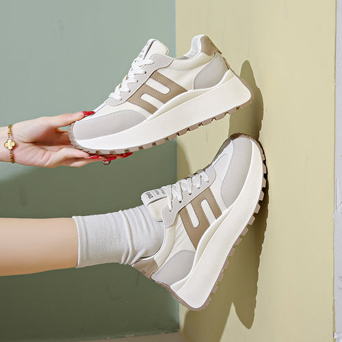 Dame sneakers i afslappet-modern stil med tyk profilsål og åndbart overmateriale Stilla