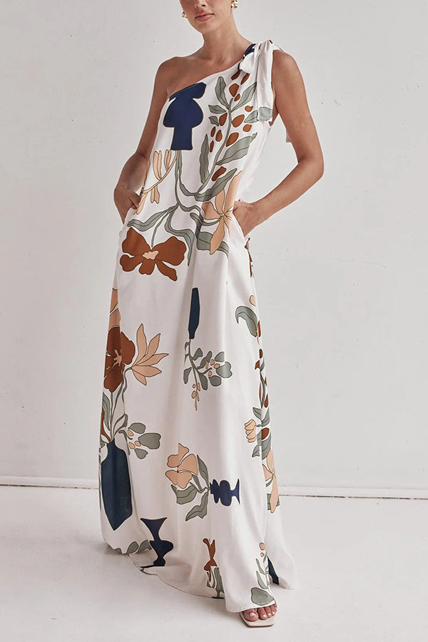 Dame Maxi-kjole med asymmetrisk stropdesign og blomstermønster Stiila