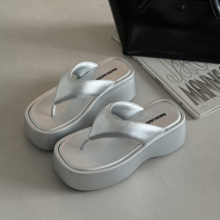 Femme Platform Tanga Flip-Flops Stilla
