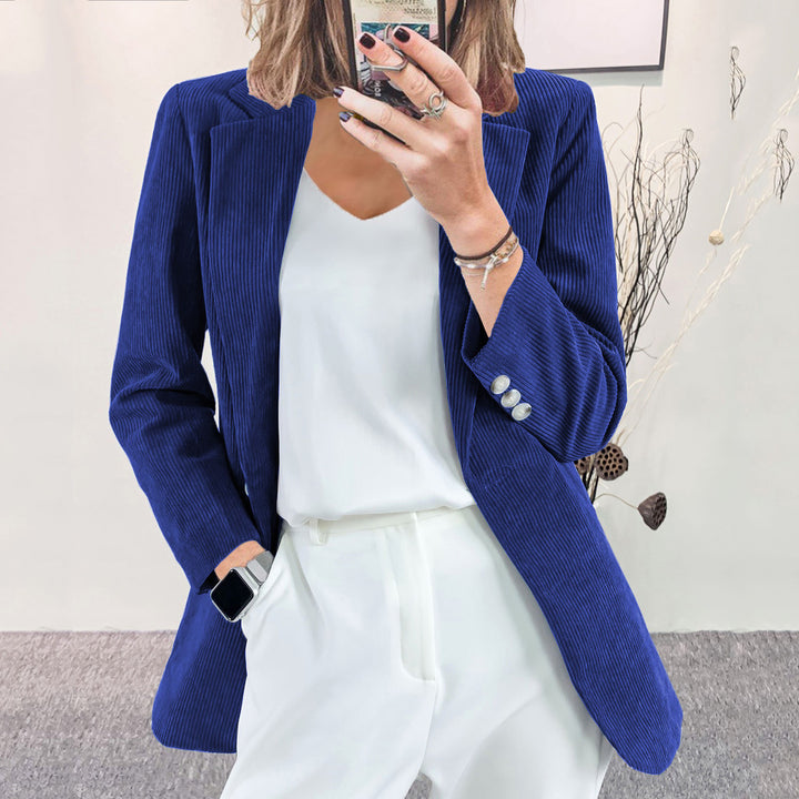 Dame Elegant Cordblazer med klassisk revers og modige knapdetaljer Stilla
