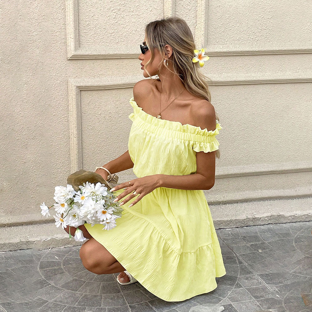 Kvinder kort sommerkjole med legende flæsekanter og off-the-shoulder design Stilla