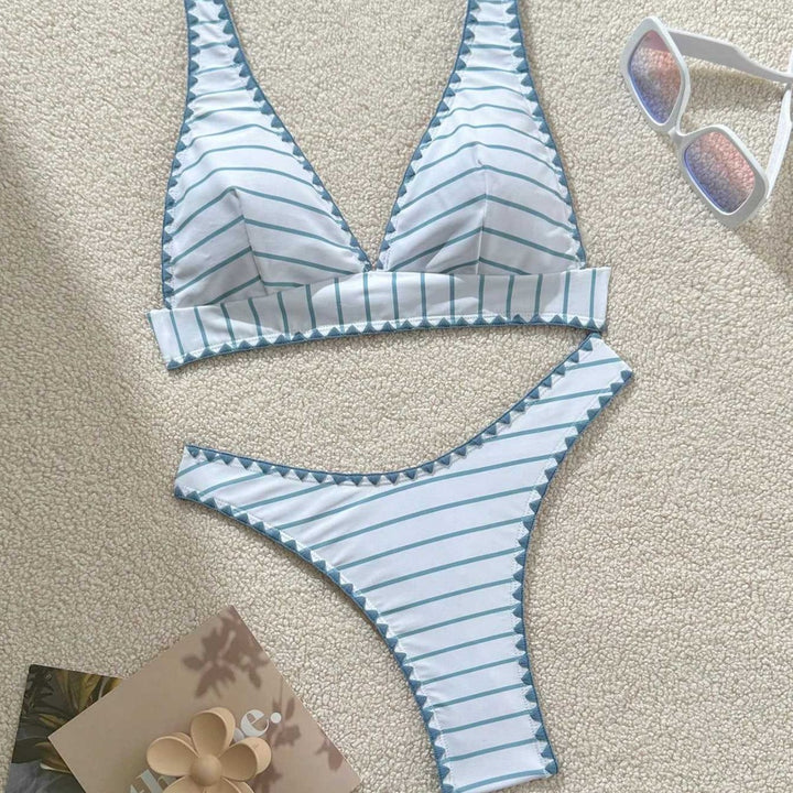 Dame trekant-bikini med elegant flæse detalje Skovae