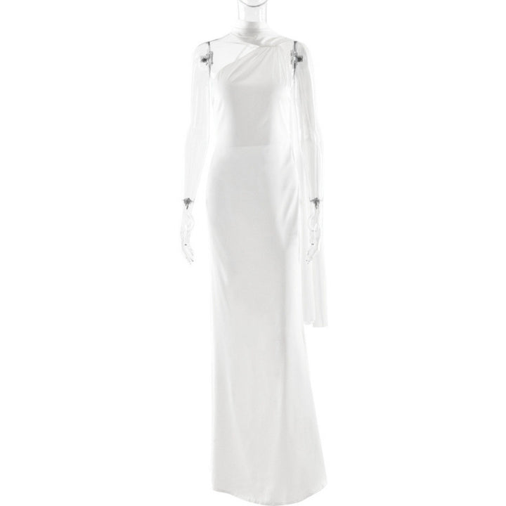 Damer Elegant asymmetrisk aftenkjole med smal pasform og raffinerede detaljer Skovae