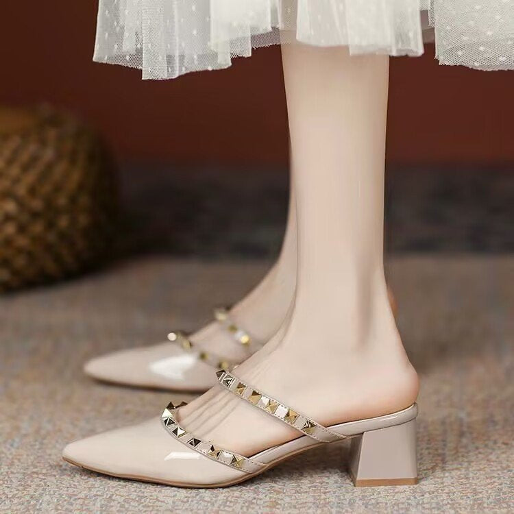 Dame Slingback-pumps med fashionable kæde-detalje og stabil hælhøjde Stilla