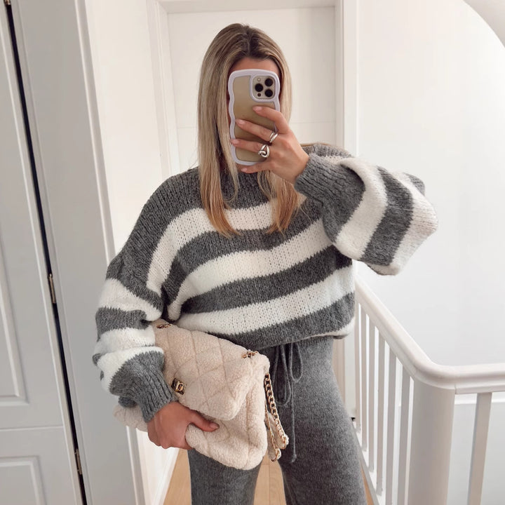 Kvinders hyggelige cropped sweater med brede striber og høj krave Stilla