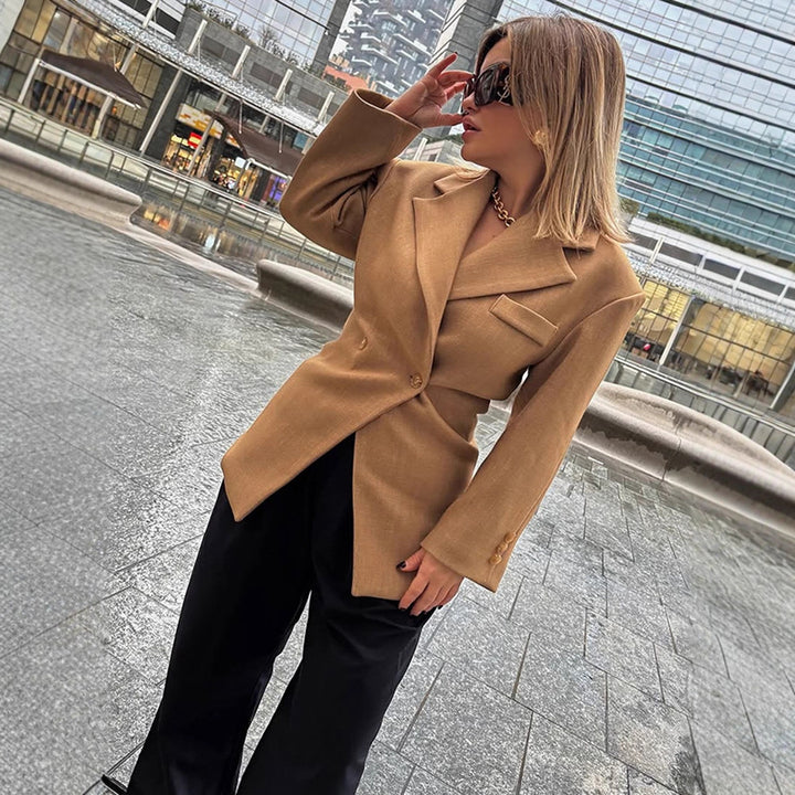 Dame Elegant oversized Blazerjakke med knapdetaljer og moderne silhuet Stilla