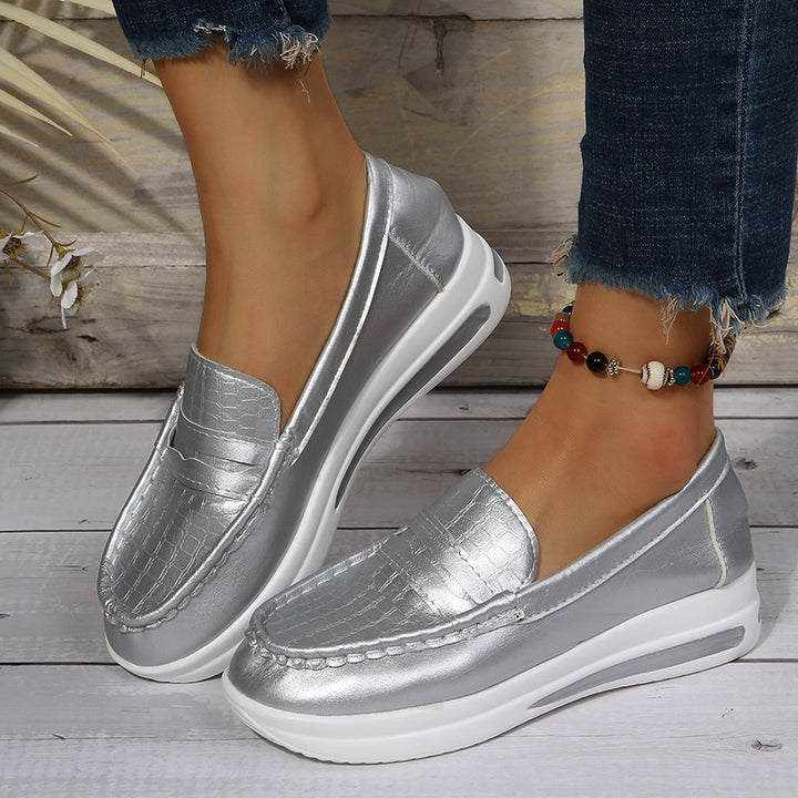 Dame mokasiner i elegant metallic-look med komfortabel sål Stilla