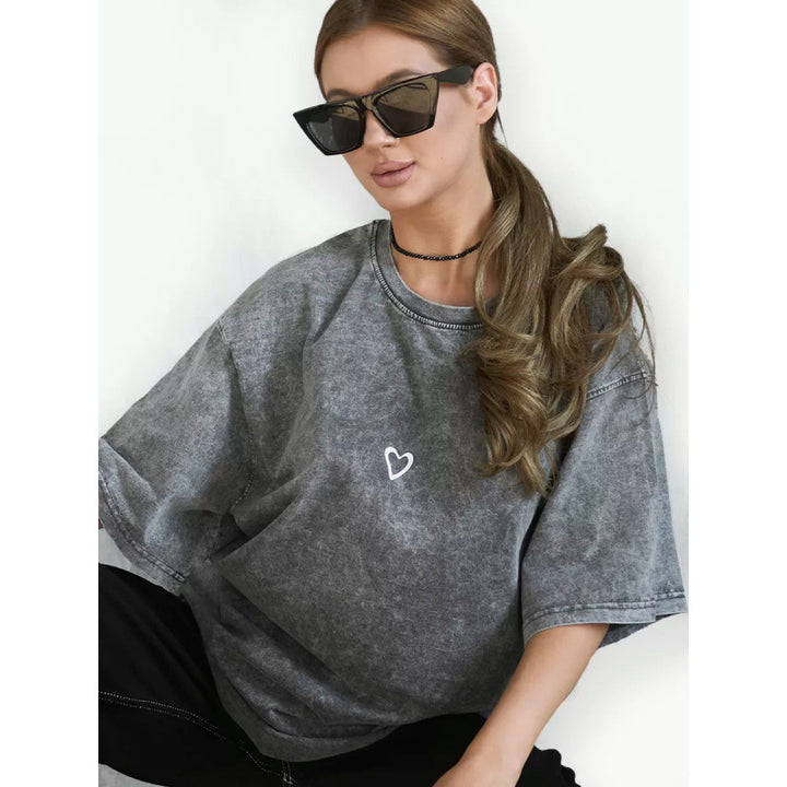 Dame oversized beklædningsgenstand med minimalistet hjerteprint Stilla