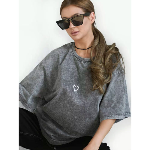 Dame oversized beklædningsgenstand med minimalistet hjerteprint Stilla