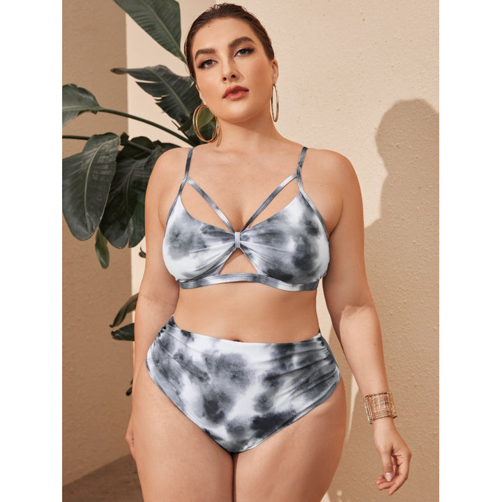 Dame højskåret bikini med moderne cut-out-design Skovae