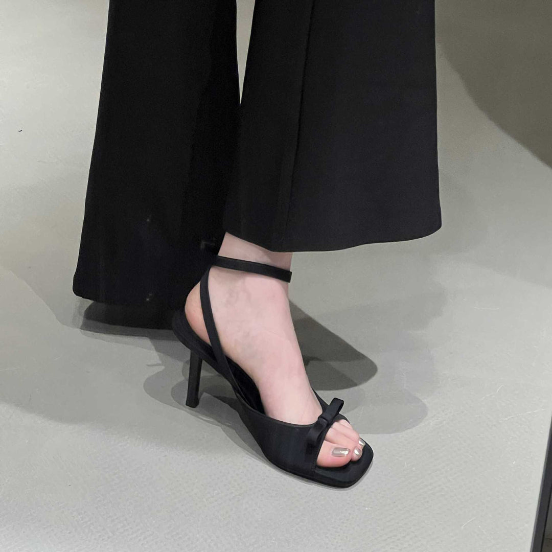 Dame Elegant Slingback Hæle med dekorativt Bånd-Detail og filigran Remdesign Stilla