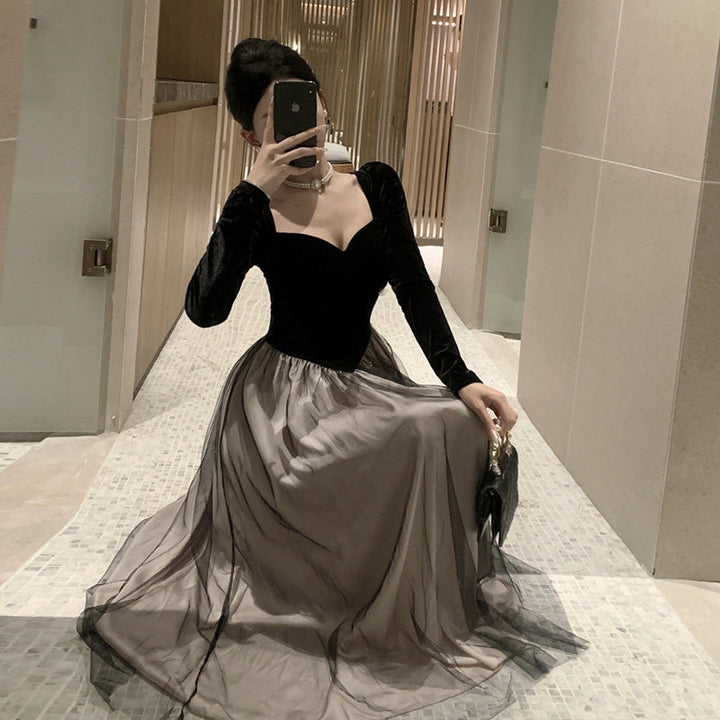 Stilla | Sofistikeret Velour Spliced Tulle Kjole