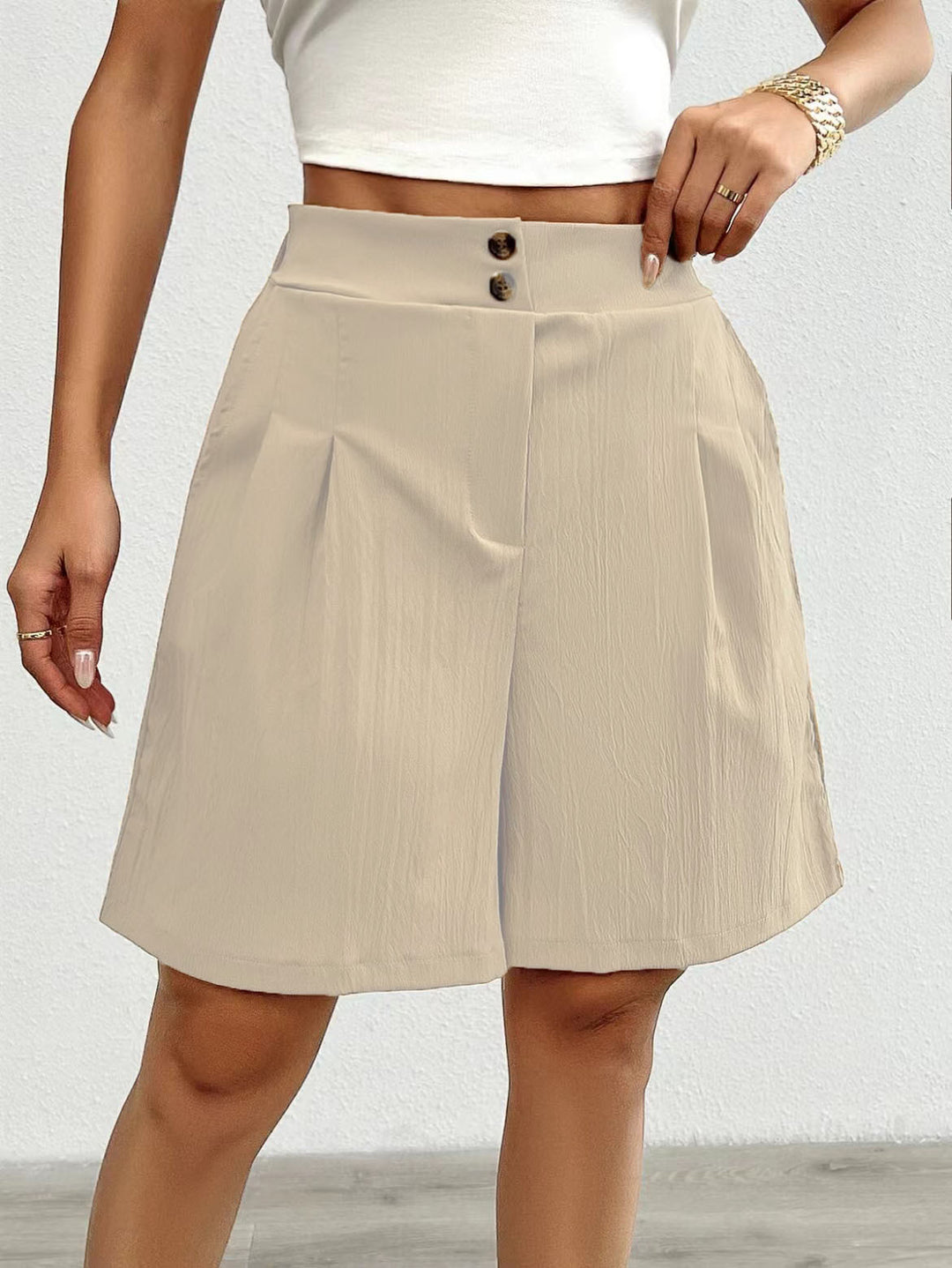Dame mode shorts med høj talje og elegante folder detaljer Stilla