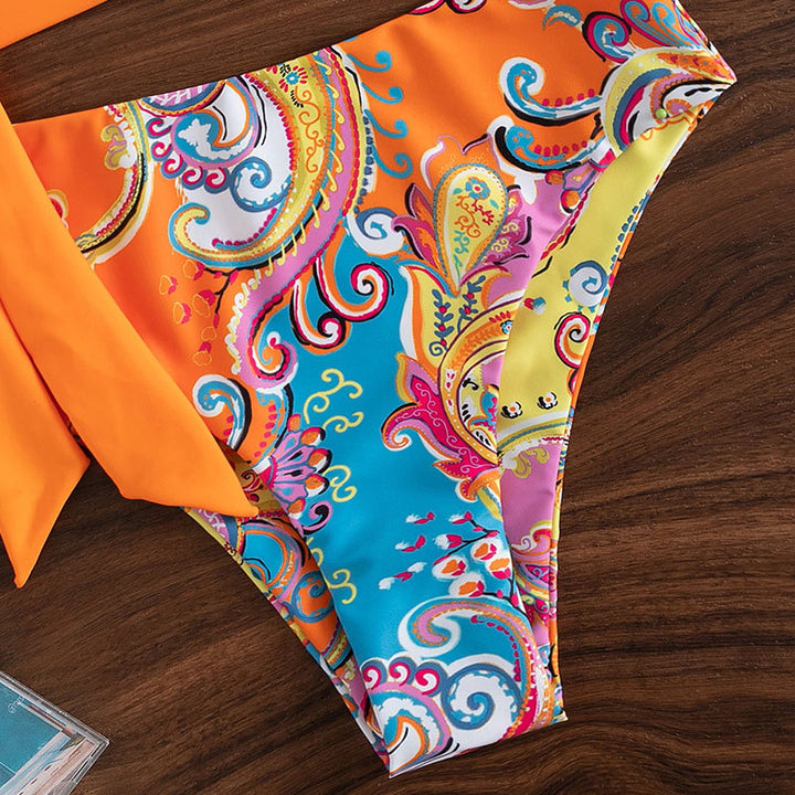 Dame triangel-bikini med asymmetrisk top og elegant indpakningsbånd Skovae