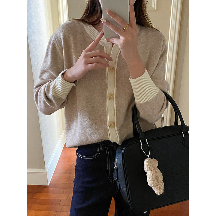 Kvinders hyggelige strikket sweater med knapdetaljer Stilla