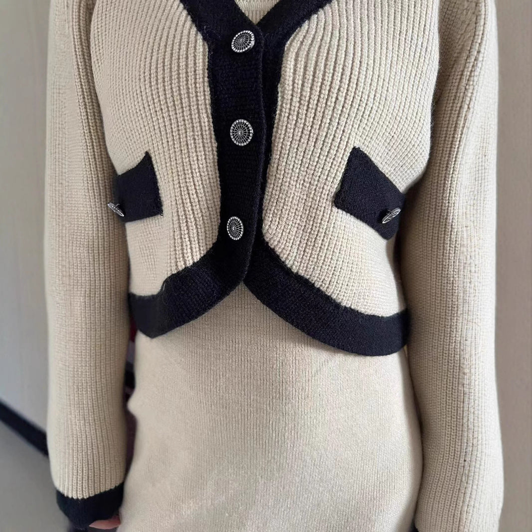 Femme Elegante Strik-Midi-Kjole med Cardigan-Overlay Stilla