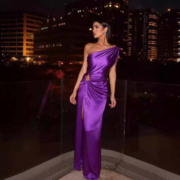 Dame Glamourøs Aftenkjole med asymmetrisk snit, elegant slids og glat materiale Stilla