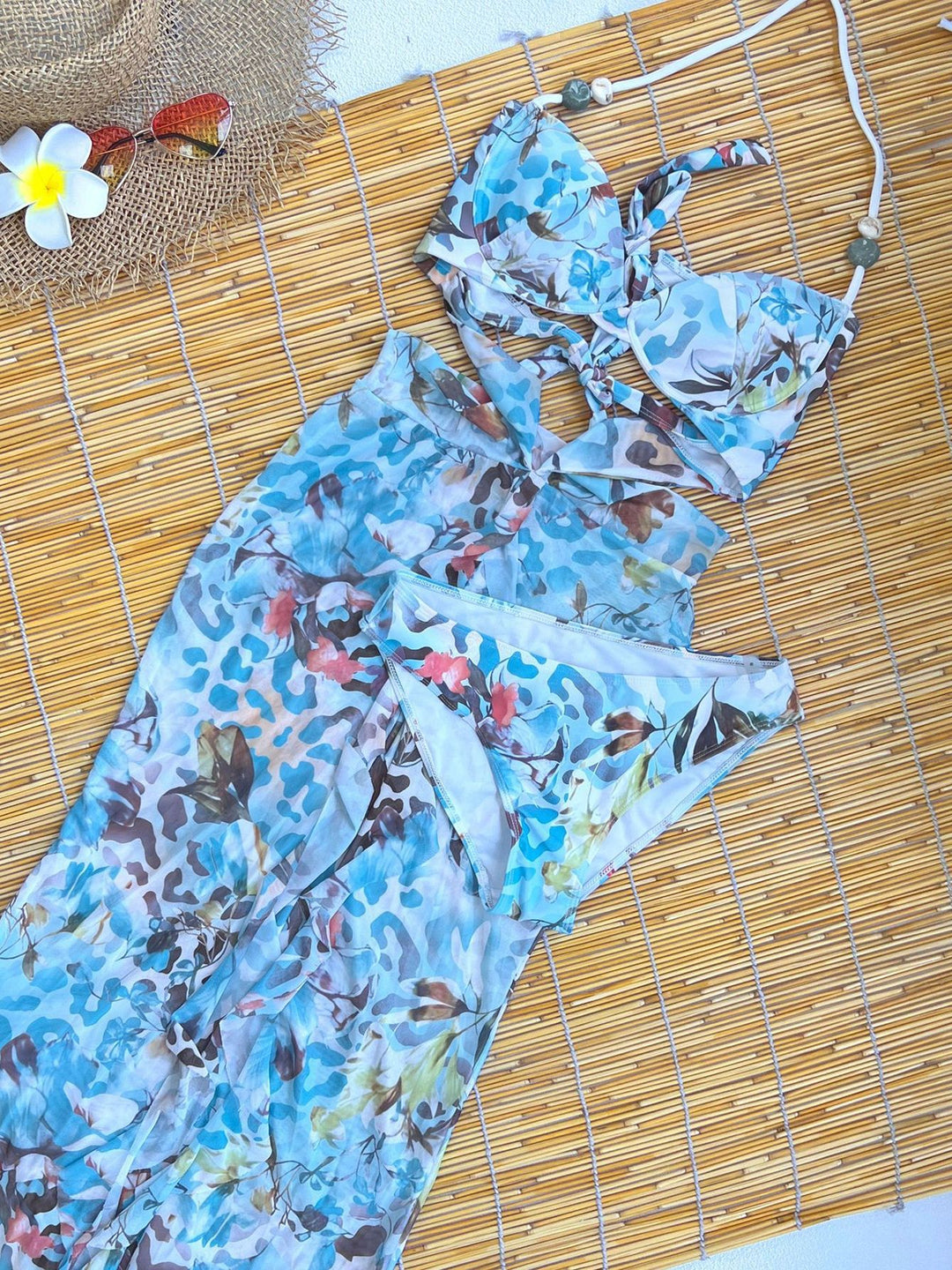 Dame bikini-sæt med legende blomster top og højtaljet bukser Stilla