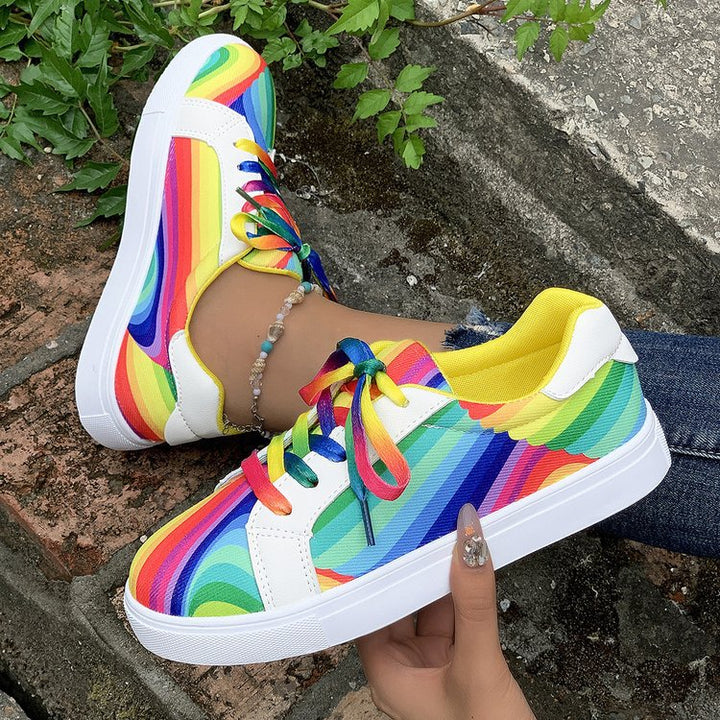 Dame farverige sneakers med dekorative snørebånd og åndbar indersål Stilla