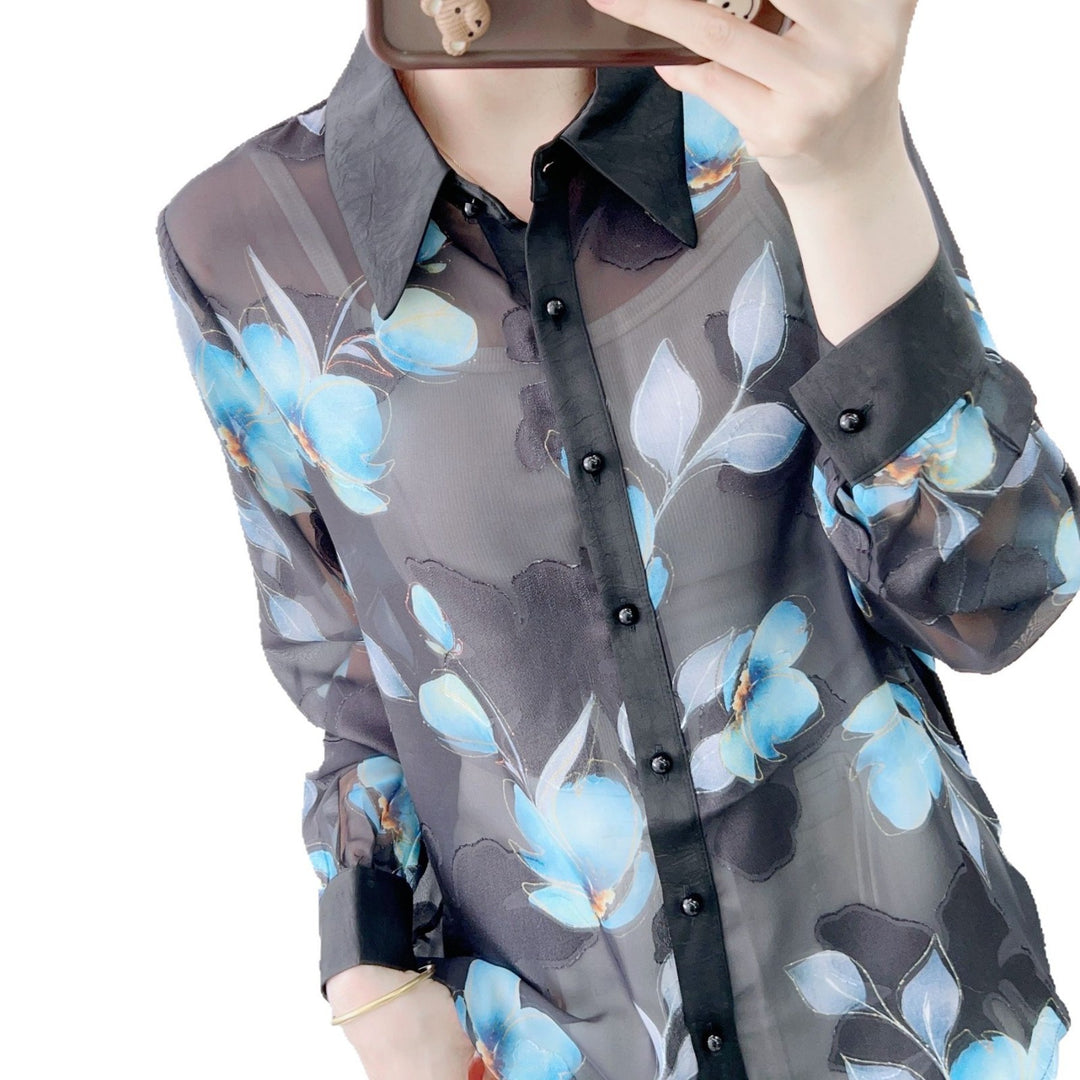 Dame Gennemsigtig Bluse med blomstermønster og elegante knapdetaljer Stilla