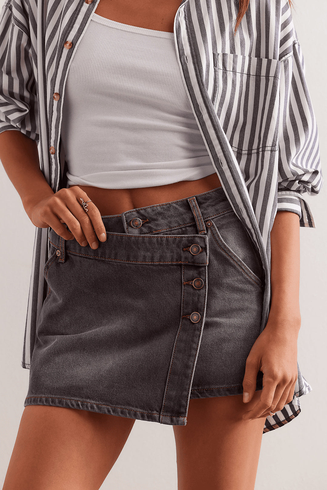 Dame mode A-linje denim nederdel med asymmetrisk knapdesign og praktiske lommer Skovae