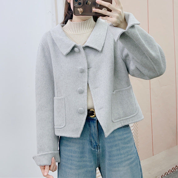 Dame elegant Teddyjakke med store knapper og klassisk revers Stilla