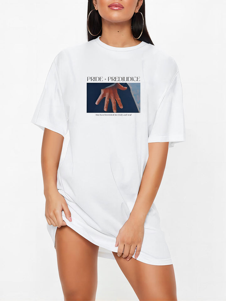 Dame T-shirt kjole med kunstnerisk blomsterdesign og tætsiddende snit Skovae