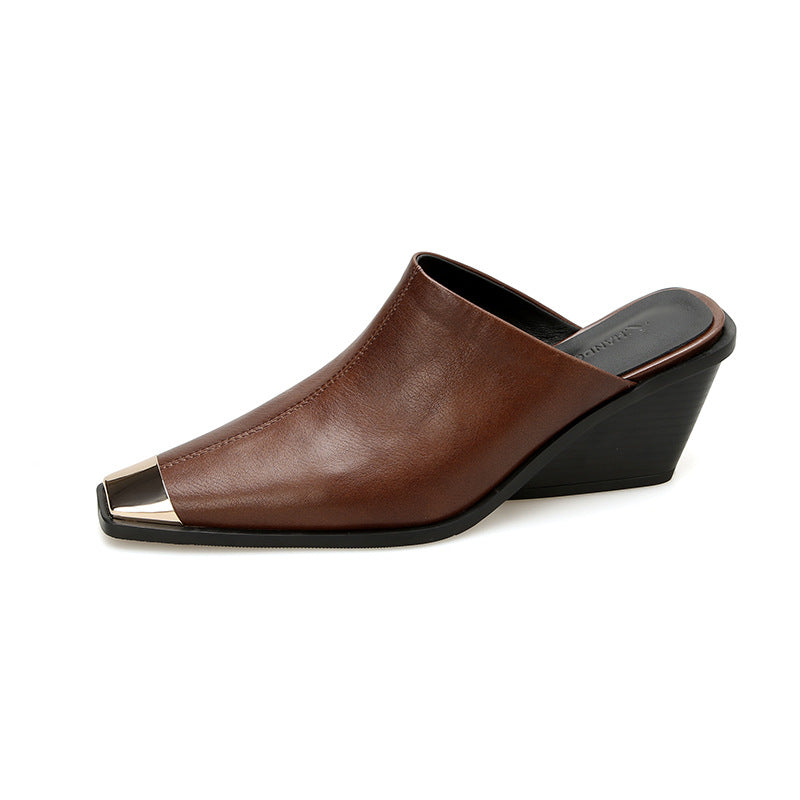 Femme Open-Toe Wedge-Heel Mules med Metallic-Accent Stilla