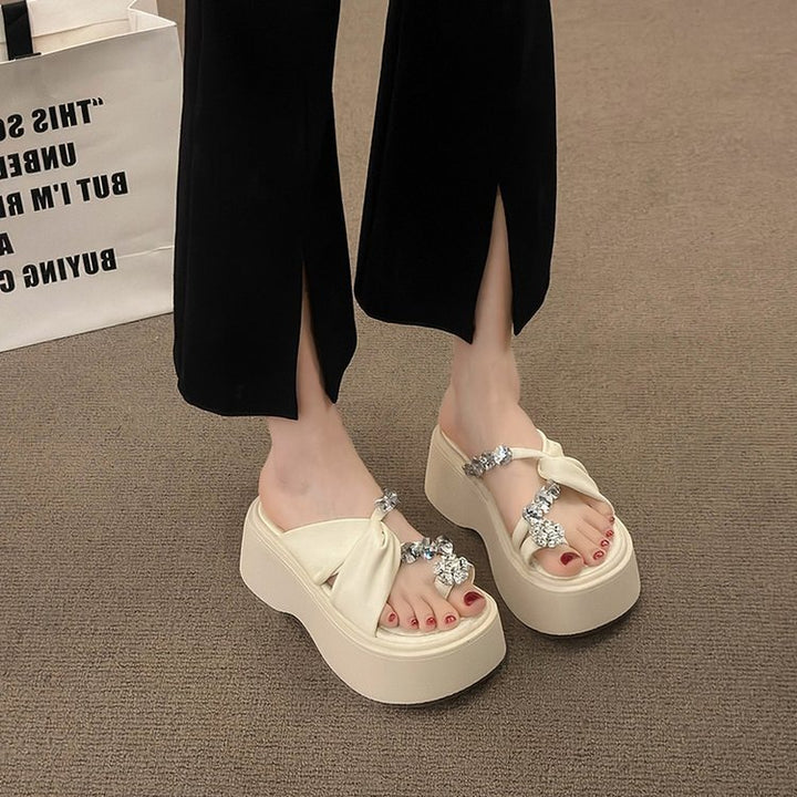 Damer elegante plateau-sandaletter med modigt knude-detalje og funklende accenter Stilla