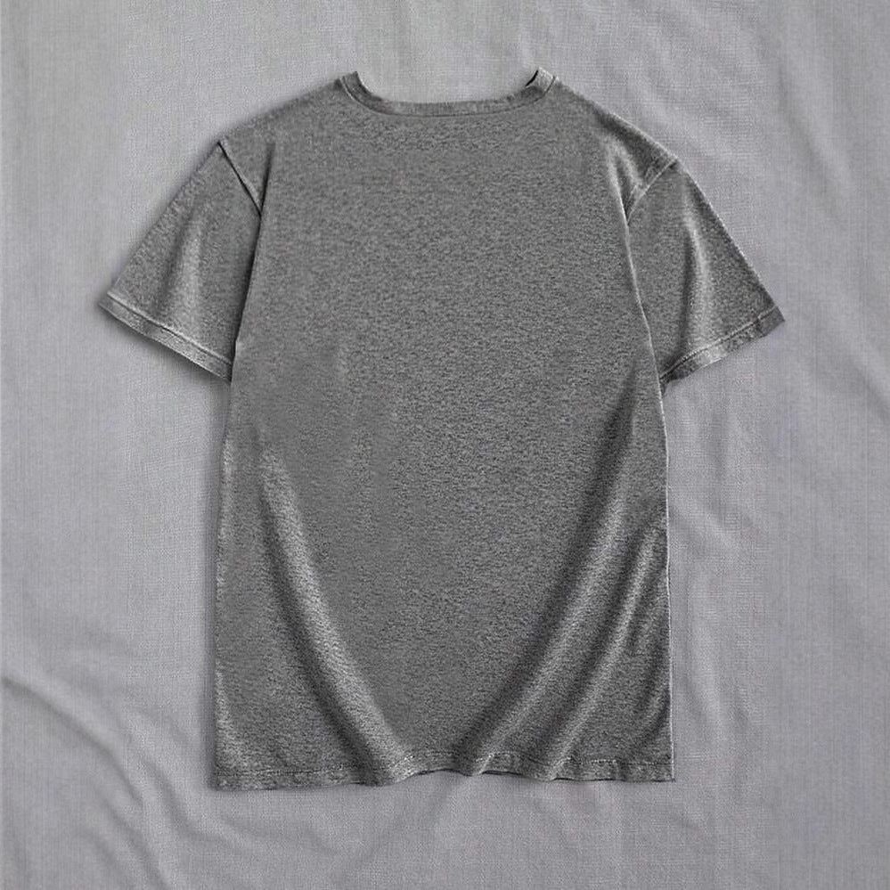 Dame T-shirt med kunstnerisk sommerfugledesign og hjerteformen accent Skovae