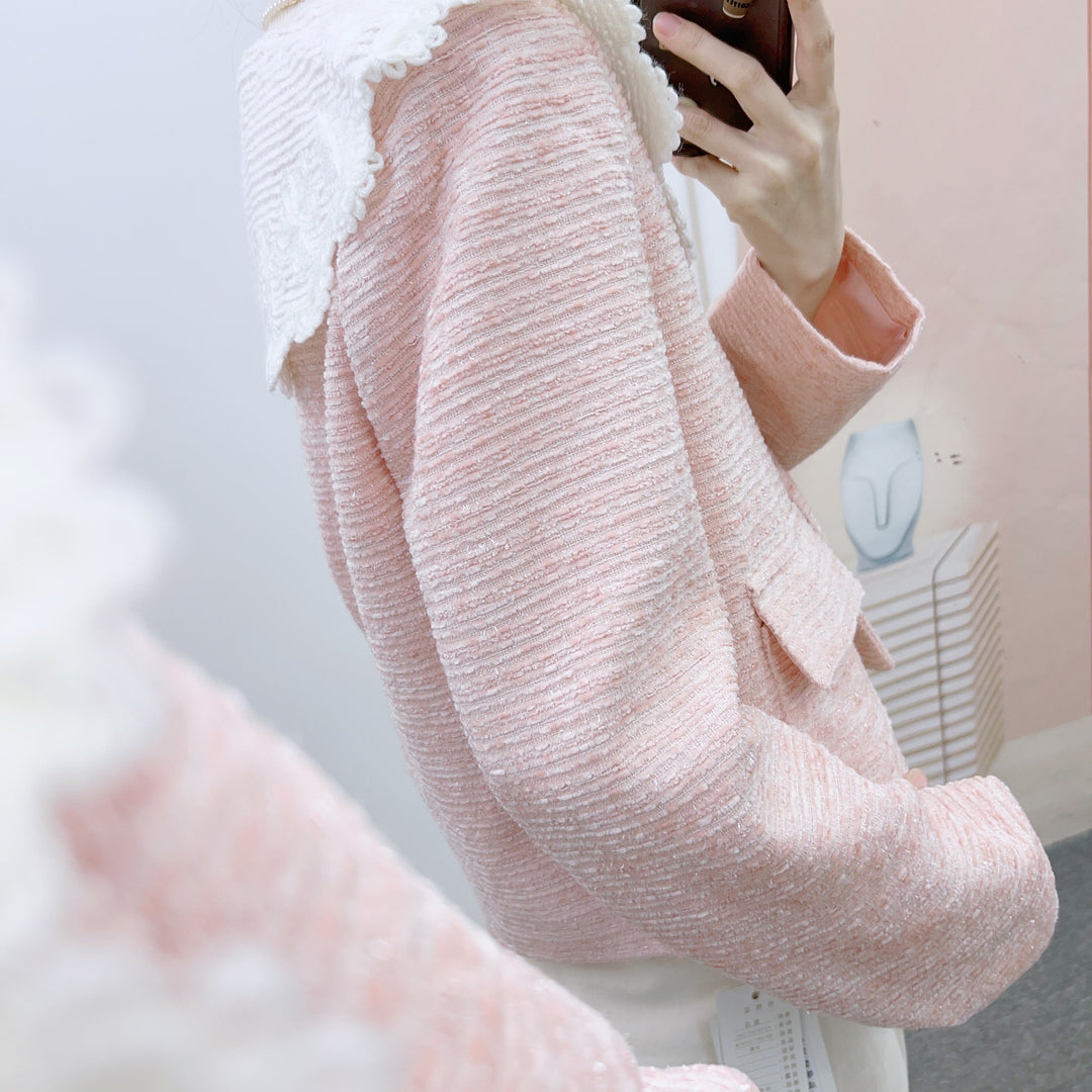 Dame Boucle-jakke med elegant spidse krave og dekorative knapper Stilla