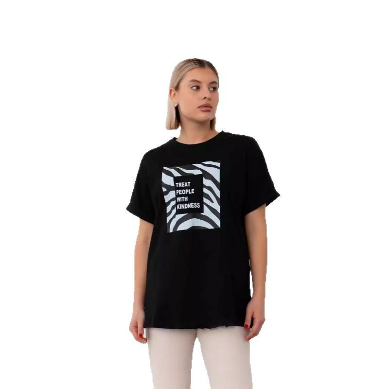 Dame T-shirt med inspirerende zebra-print og positivt slogan Stilla