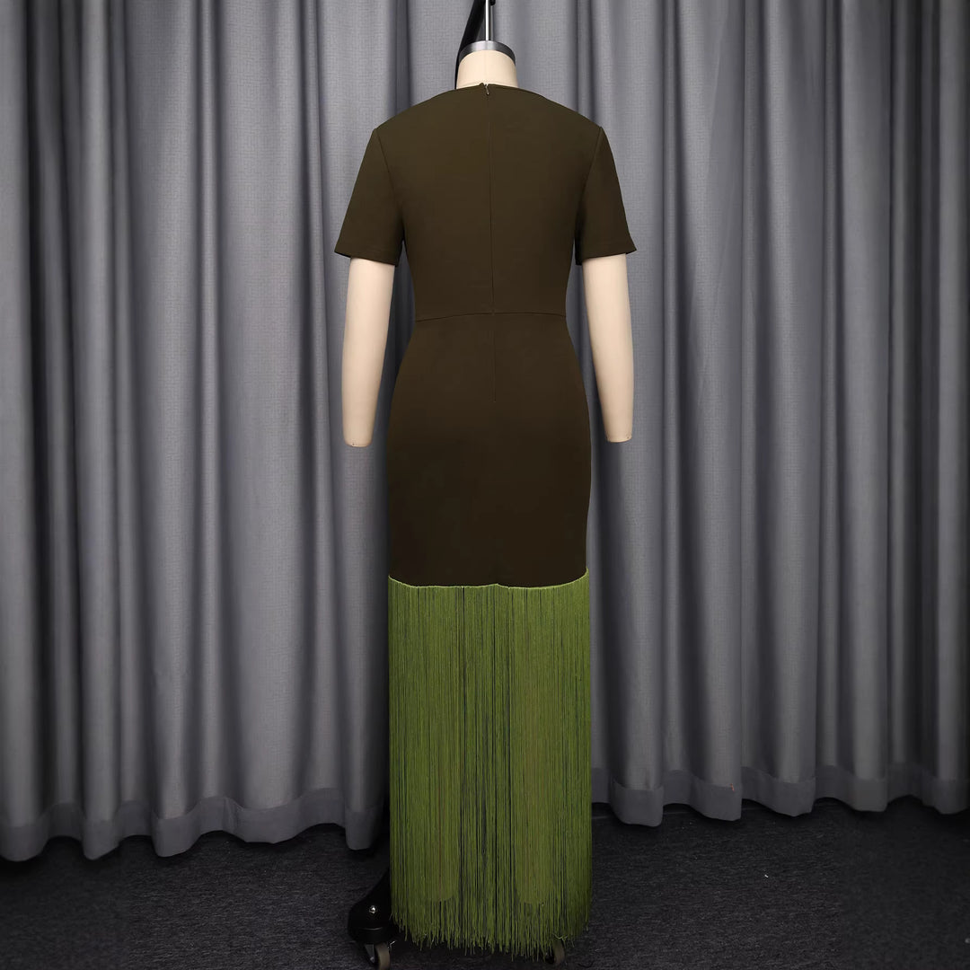 Damer elegant kjole med asymmetrisk kant og moderne cut-out Skovae