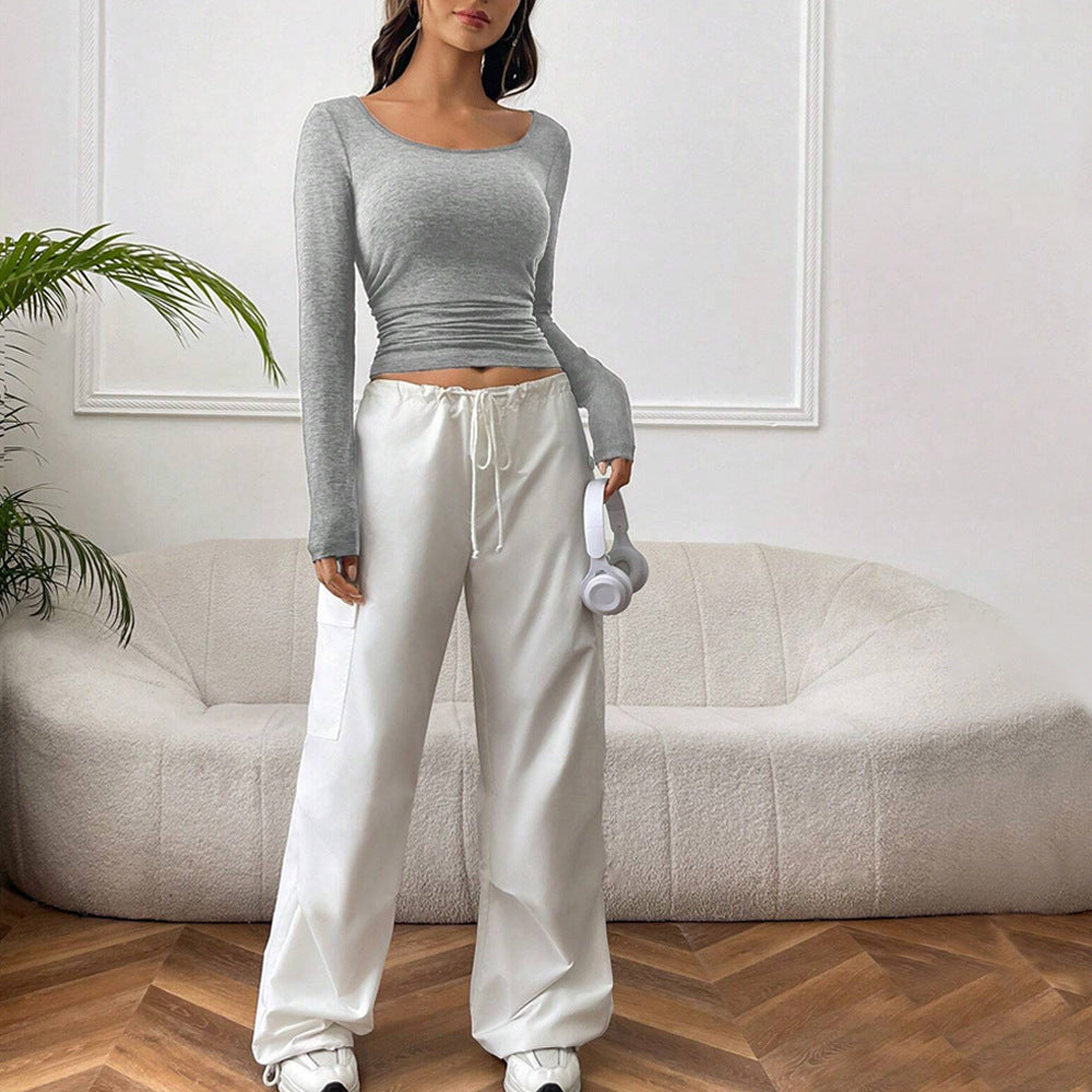 Kvindernes cropped langærmet skjorte med en tætsiddende silhuet og fashionable samlingselementer Stilla