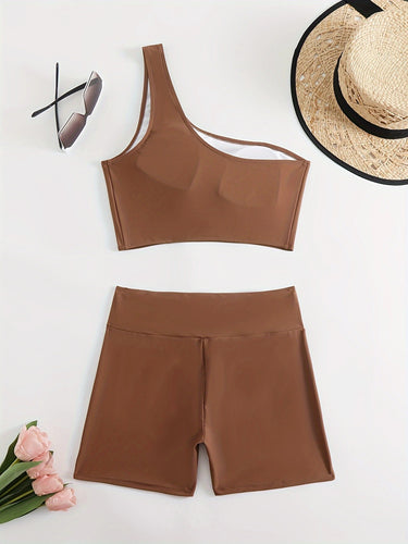 Dame sporty bikini-sæt med asymmetrisk top og behagelige shorts Stilla