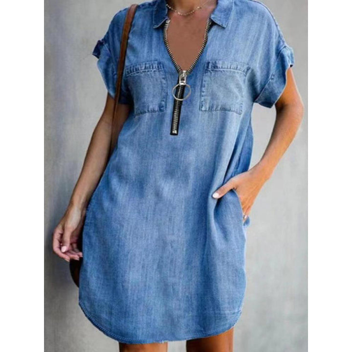 Femme Denim Utility Kjole med Lynlåsdetalje Stilla