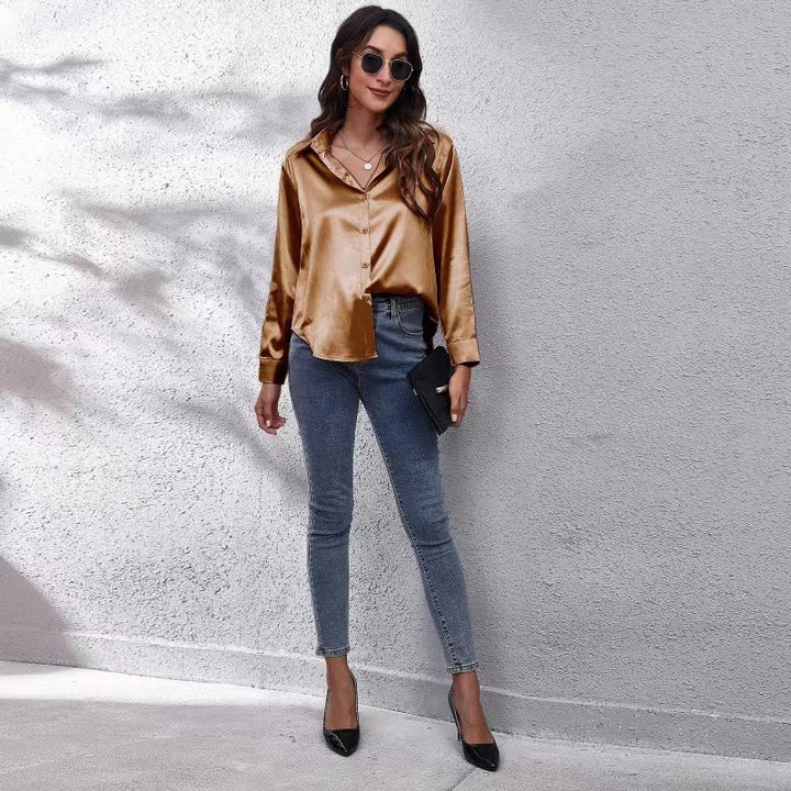 Dame Elegant Satinbluse med moderne snit og knaplukning Stilla