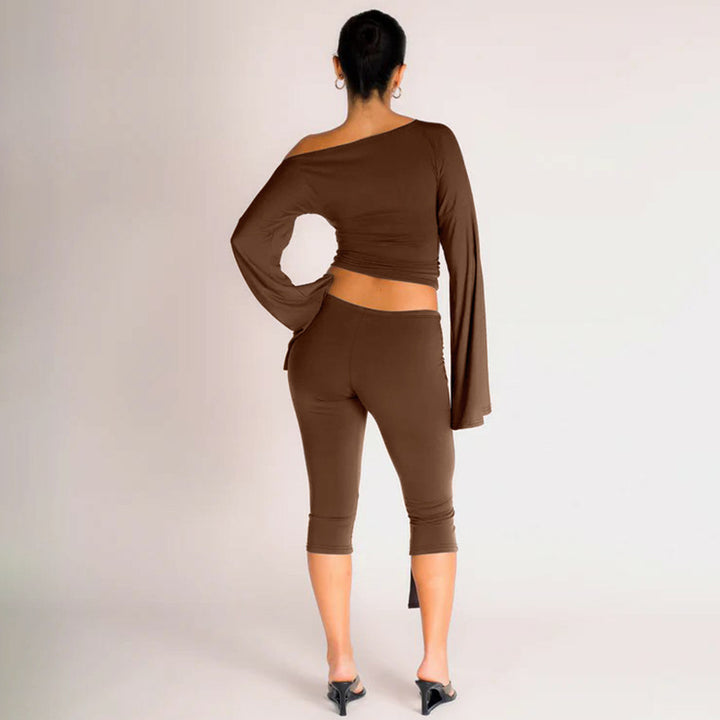 Dame Off-Shoulder Wrap Kjole med flydende ærmer og tætsiddende snit Stilla