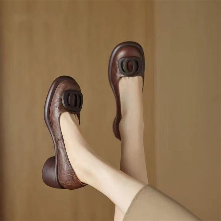 Dame elegante ballerinas med moderne remdesign og komfortabel blokhæl Stilla