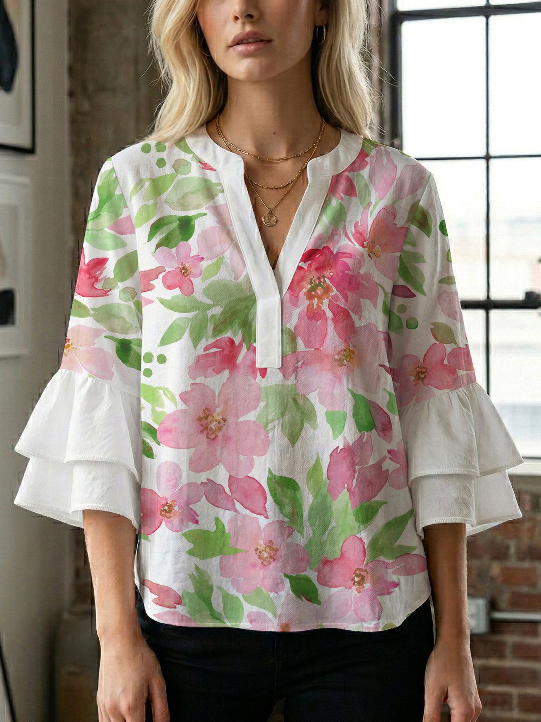 Damebluse med voluminøse rynkede ærmer og blomstertryk Skovae